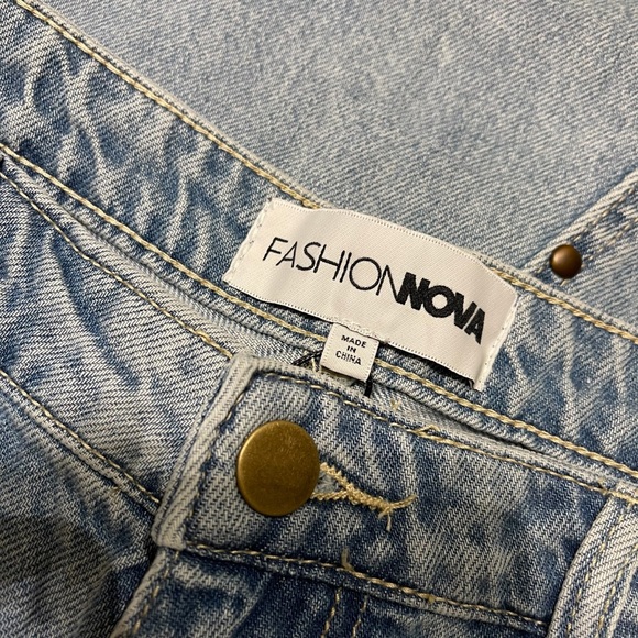 Fashion Nova’ Wide Leg Jeans - Picture 4 of 11